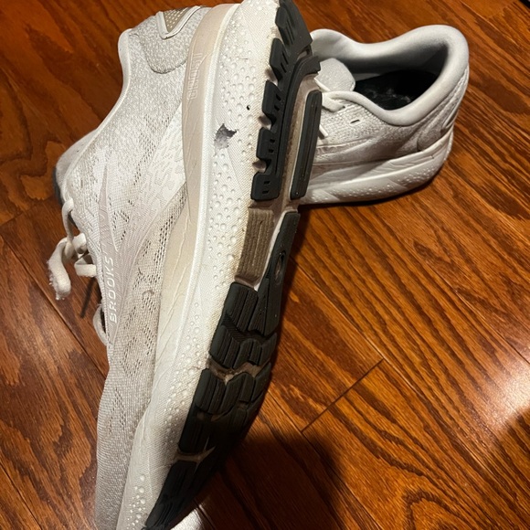 Brooks - Men's “Ghost” Casual Running Sneaker - Picture 5 of 6